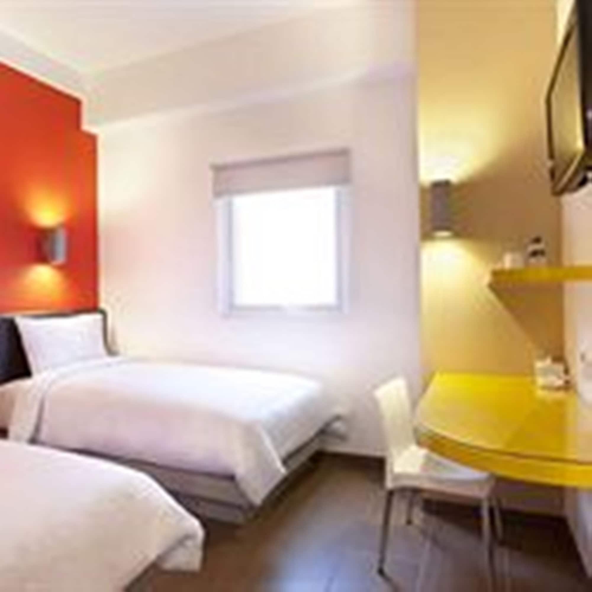 Amaris Hotel Cihampelas Bandung Ngoại thất bức ảnh