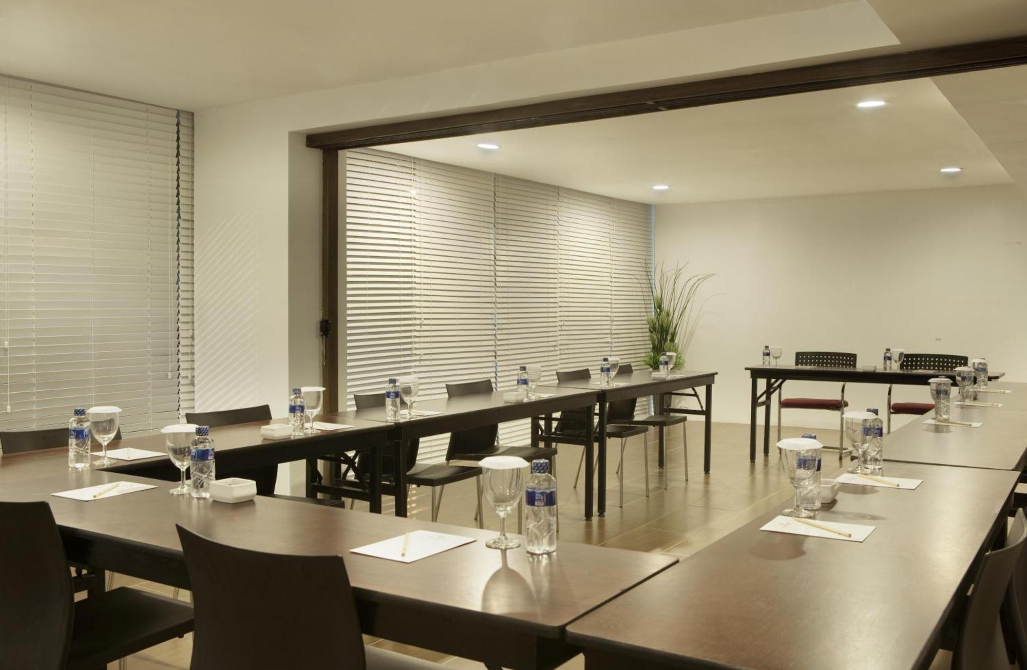 Amaris Hotel Cihampelas Bandung Kinh doanh bức ảnh