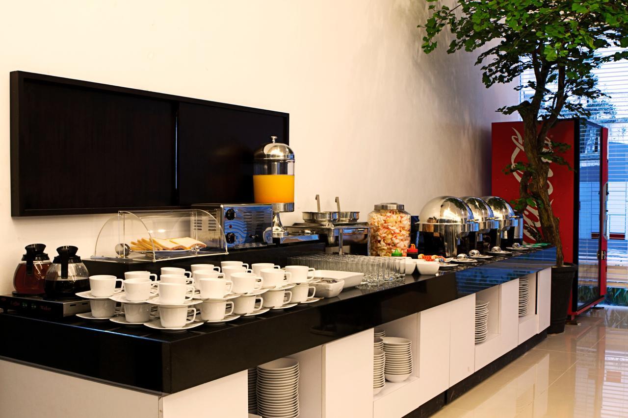 Amaris Hotel Cihampelas Bandung Ngoại thất bức ảnh